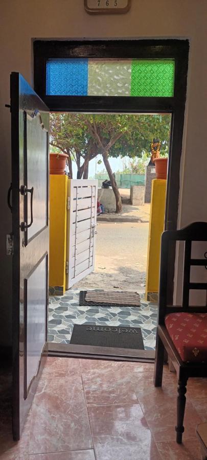 Villa Betty Beach Front بونديتْشيري المظهر الخارجي الصورة