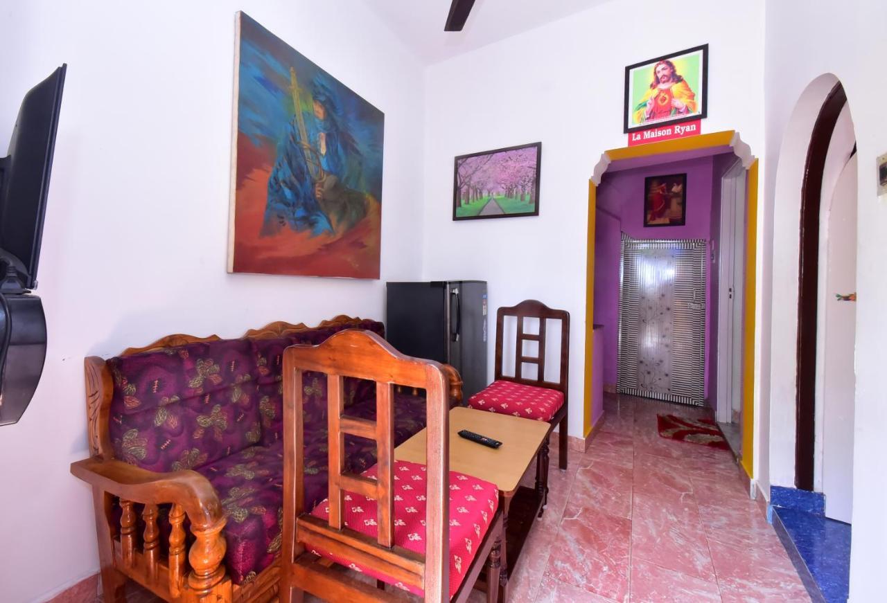 Villa Betty Beach Front بونديتْشيري المظهر الخارجي الصورة