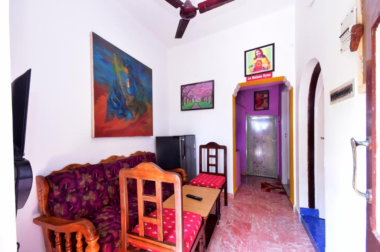Villa Betty Beach Front بونديتْشيري المظهر الخارجي الصورة
