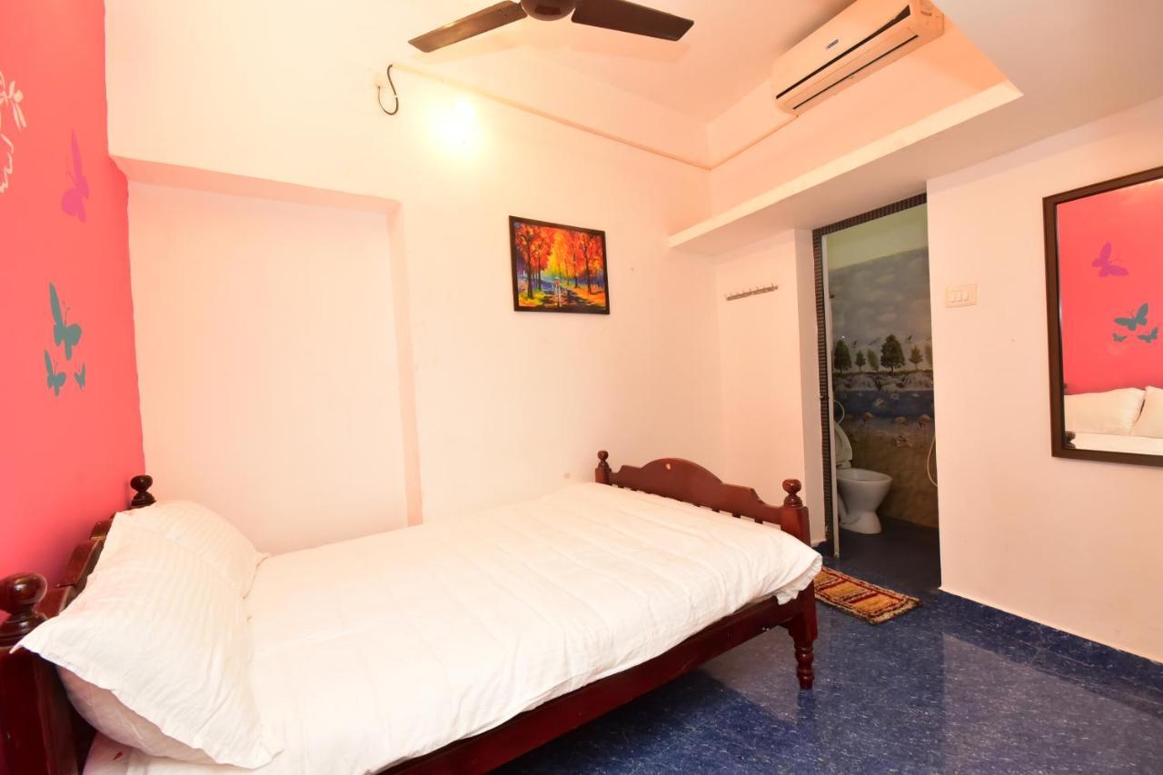 Villa Betty Beach Front بونديتْشيري المظهر الخارجي الصورة