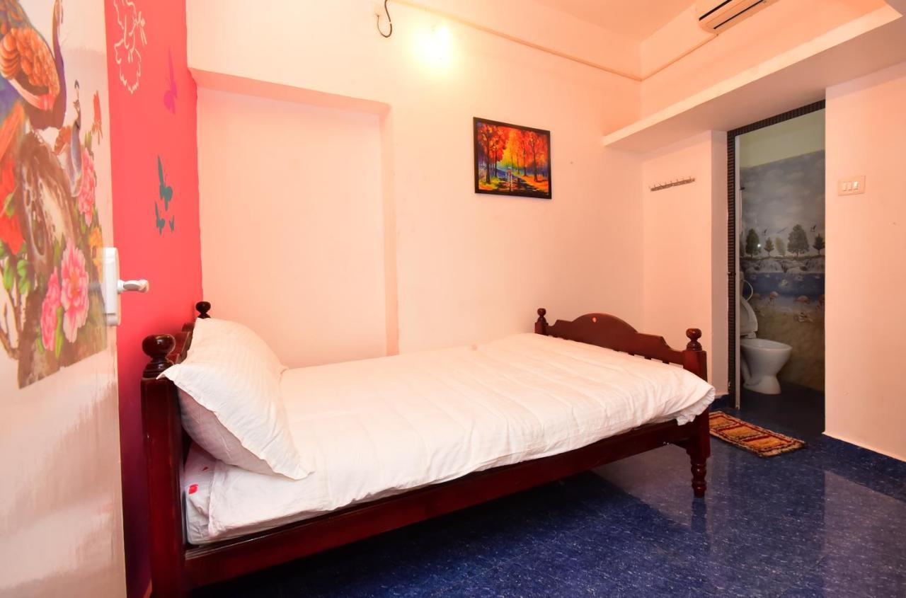 Villa Betty Beach Front بونديتْشيري المظهر الخارجي الصورة